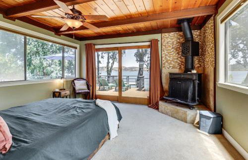 Dock, Slip and Launch Waterfront Home on Clear Lake - Foto 22