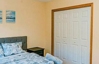 Gorgeous Cozy 5 Bedroom House with Hottub,Lake,Pool - Foto 27