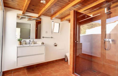 Casa Safira by LovelyStay - Photo 14