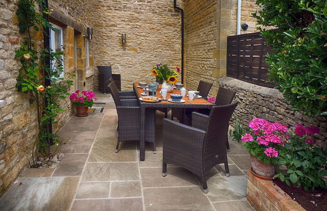 Rathbone Cottage - Photo 16