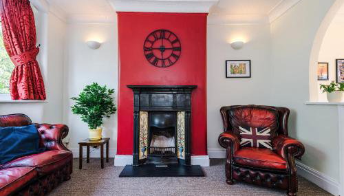 3 BR Property in Prestwich 15 mins from Manchester City Centre Garden Free parking Superfast WIFI Netflix - Foto 1