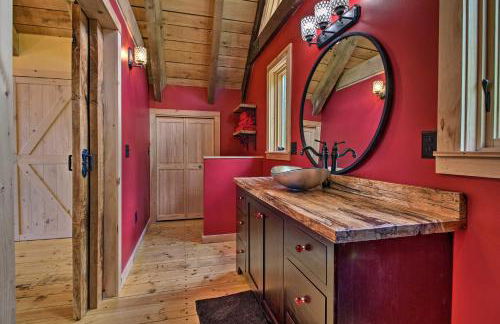Red Sweetheart Barn Studio with Mtn and River Views! - Foto 20