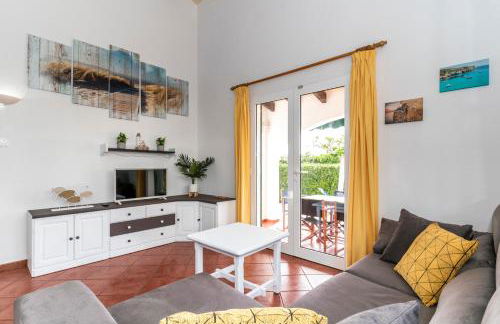 Villa Lola, seaviews, private pool & lush yard - Foto 14