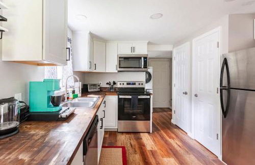 The Refuge on 5th - Pets , Patio & Firepit - Photo 19