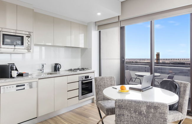 Meriton Suites Church Street, Parramatta - Photo 19