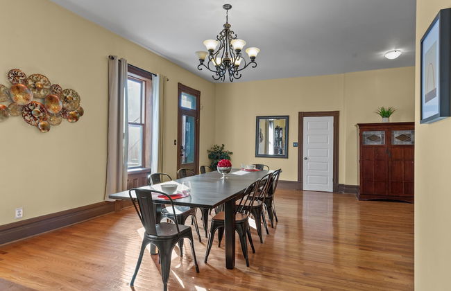 The Marquis Manor | JZ Vacation Rentals - Photo 23