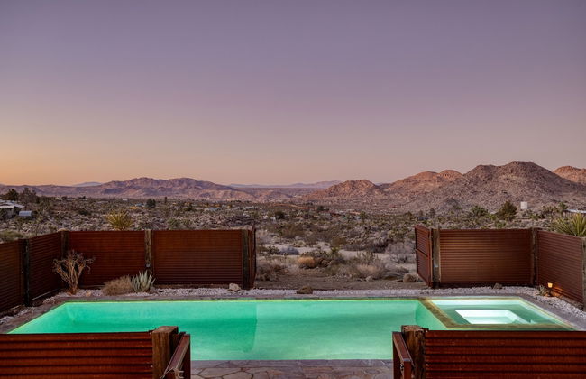 Desert Stone by Avantstay Contemporary Desert Oasis With Pool & Hot Tub - Photo 20