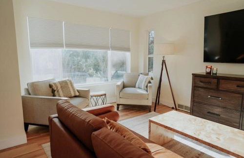 The Charlotte House With Soaking Tub, Arcade Game, Firepit - Foto 1