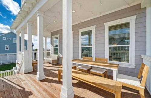 Picturesque beach house with plenty of room and amazing decks, close to beach - Foto 2