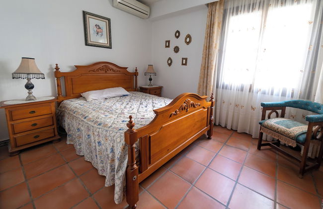 Comfortable Spacious Family House, Large Terrace and Garden, Beach and Bars - Foto 4