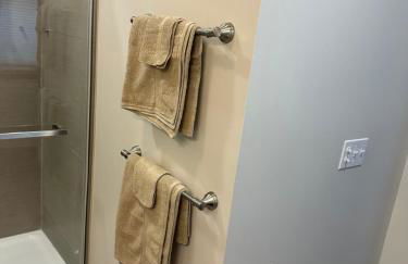 304 New Luxury Downton Condo with Fireplace, 2 bdrm - Foto 18