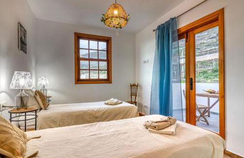 Spacious Home with Tropical Garden, BBQ, Near Seaside - Foto 23