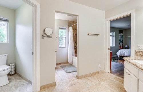 San Marcos Getaway with Deck and Lake Views! - Foto 23