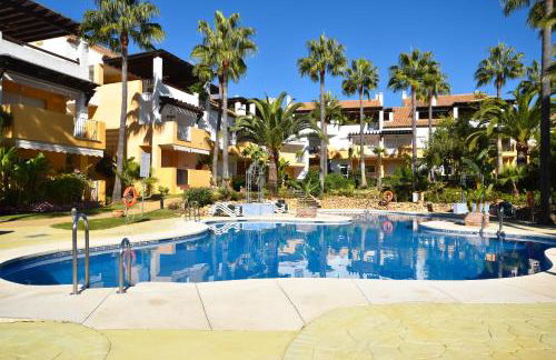 Apartment, front line beach, in Las Arenas, Bahía de Marbella - Photo 61
