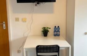 DUTTI'S HOME - Apartment A l 2 rooms l 4 Beds l TV l WIFI l Kitchen l Parking l Autobahn - Foto 6