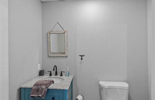 Kennebunk/Kennebunkport Beach House w/Pool! - Photo 35