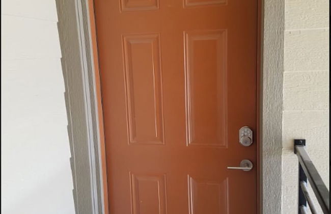 Evie's Campus-close 2 bedroom luxury - Photo 19