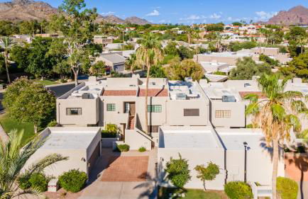 Resort Style Living In Phoenix's Most Exclusive Gated Community! - Foto 23