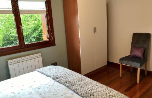 Caserio Arrigorri excelente ubicación jardín con BBQ perfecto para grupos - Foto 49