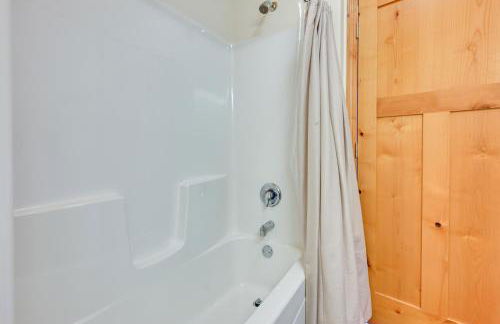 Cozy Lake Wissota Escape with Community Dock! - Foto 15