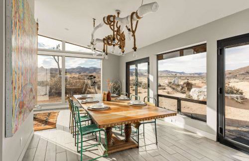 The Outlaw By The Cohost Company - Foto 41