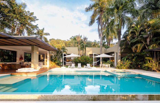 w Splendid 5BR Villa at Mesa de Yeguas - Photo 5