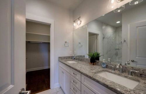 WeHo Nashville Home, Geodis Park, Private Movie Theater! 10min to Broadway! Sleeps 10! - Foto 28