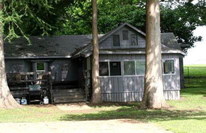 Rustic Waterfront Cottage Rental on the Guadalupe River in Texas - Photo 1