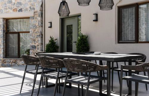 Eumelia Iconic Villa, with Heated Pool & Whirlpool, By ThinkVilla - Foto 13