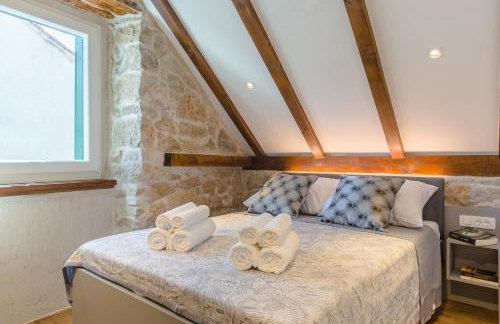 Luxury Apt Petra in 400 year old stone house 4+2 - Photo 29