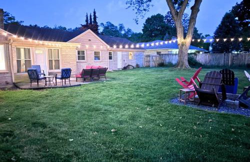 1mi to ND, King Beds, Easy Parking, Pet Friendly, Huge Fenced Yard for Games - Foto 13