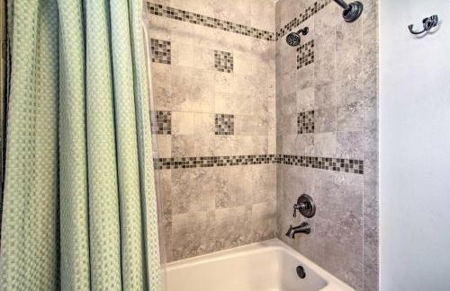 Saltwater Pool and Fire Pit Glendale Family Getaway - Foto 26