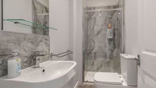 Coastal Apartment 2 Minutes from the Beach & Town Centre - Foto 5