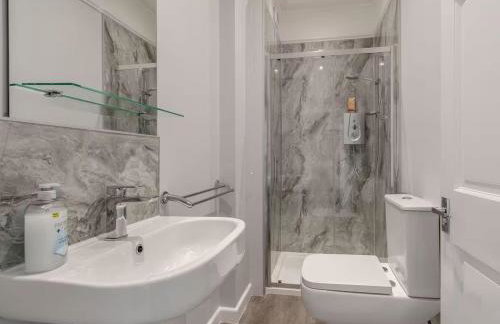 Coastal Apartment 2 Minutes from the Beach & Town Centre - Foto 5