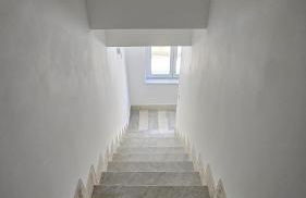 Modern Hillside Retreat with Panoramic Views - Foto 20