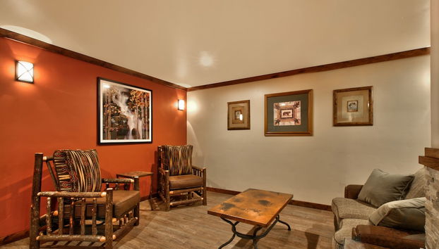 Lakeland Village 482 - Ultimate PlayStation - Foto 3, Sitzecke in der Lobby