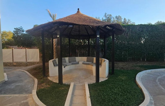 Villa Sleeps 6 With Heated Pool & Garden - Foto 36