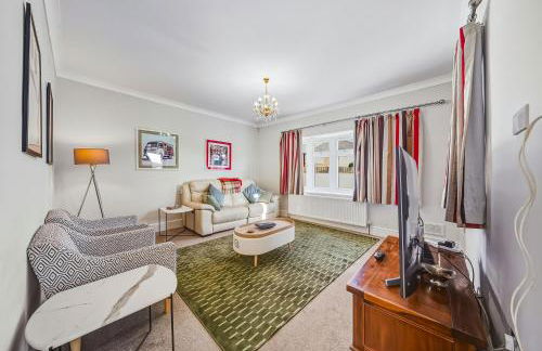 Nancy's 3 bedroom house near Heathrow Airport - Foto 1