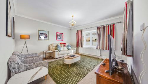 Nancy's 3 bedroom house near Heathrow Airport - Foto 1