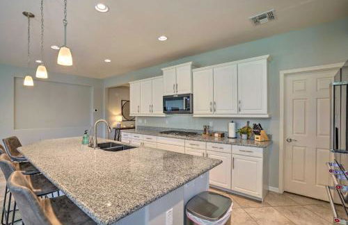 5 Mi to Surprise Stadium! Snowbird Escape with Pool - Foto 19