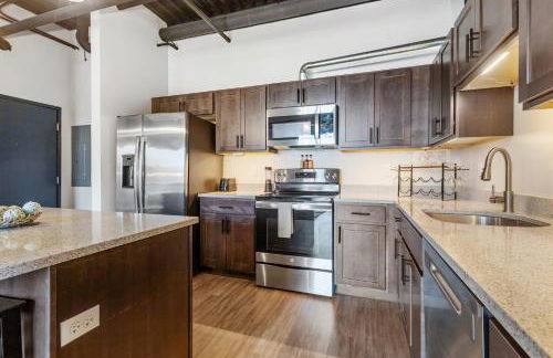 301 - Downtown Condo 1 Bedroom View of City With Fireplace - Foto 3