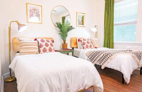 The Botanical Suite Newly Built Upscale Central - Photo 4