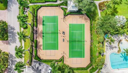 Relax, Play & Unwind in Paradise! Poolside Fun & Resort Vibes - Villa Sail Away - Foto 5