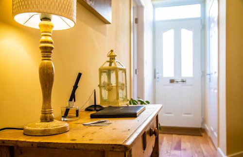 Buxton centre cosy cottage with free secure parking - Foto 28