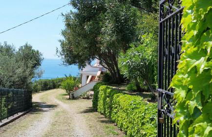 Villa Anna - Mansarda vista mare con giardino e patio - Photo 4