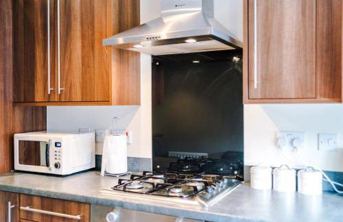 3 Bedroom Semi-Detached Home Sleeps 5 with Driveway - Foto 58