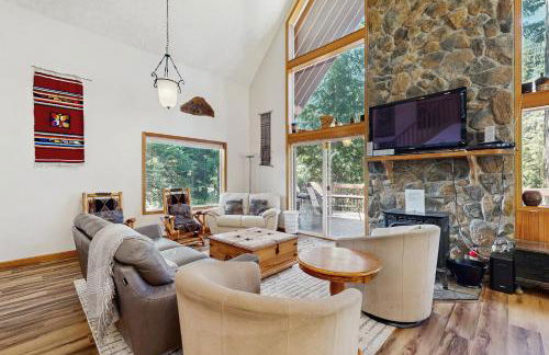 Brooke and Dan's Retreat -3 bedroom home plus a 2 bedroom apartment - Foto 6