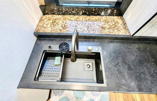 The Upstairs Escape - Foto 13