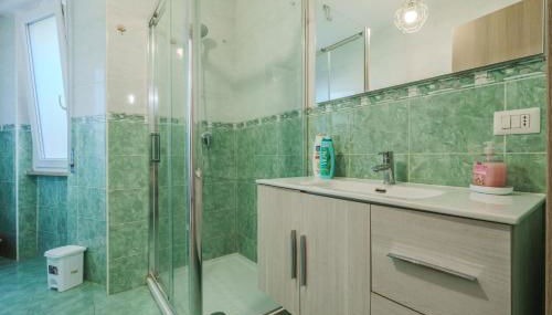 Michele Flat - Parcheggio - 10 min da Milano Centro - Foto 4, towels, Shower