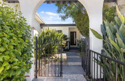 NEW Remodeled Northridge 5 Bedroom Near CSUN & Sherwood Forest - Foto 30